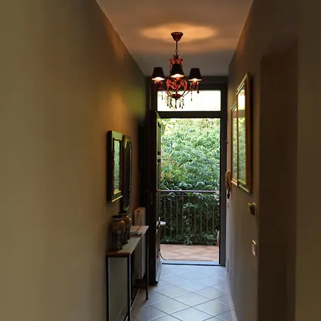 Wonderful Front Near Bellagio Apartmán