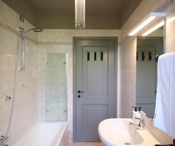 Wonderful Front Near Bellagio Appartement Limonta